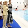 Подиграха се с обувките на съпругата на Макрон в Монако СНИМКИ
