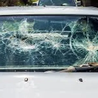 Двама мъже на 19 и 23 години се замеряха с