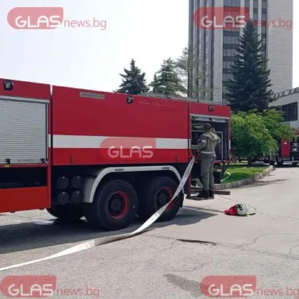 Пожар гори в този момент в Пловдив Черни пушеци дим