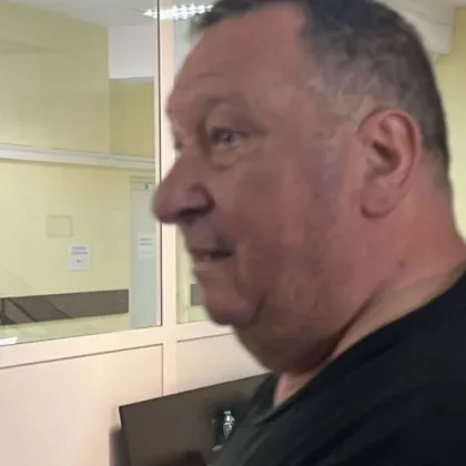 Жена чиято баба е починала съвсем скоро в дома в