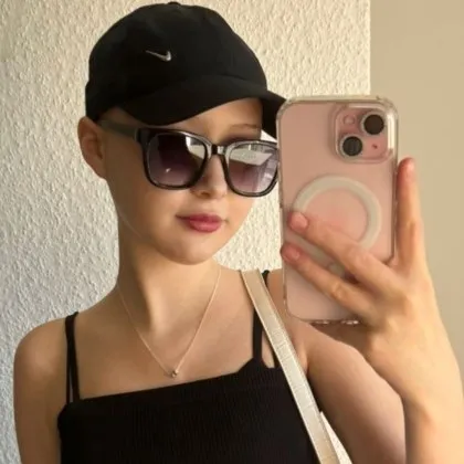 Да си на 15 и да искаш да вдъхновяваш останалите: Цвети срещу рака и усмивката, която не угасва