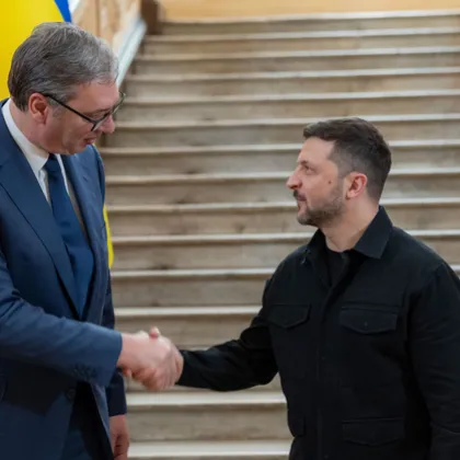 Сръбският президент Александър Вучич единствен от участващите в срещата на върха