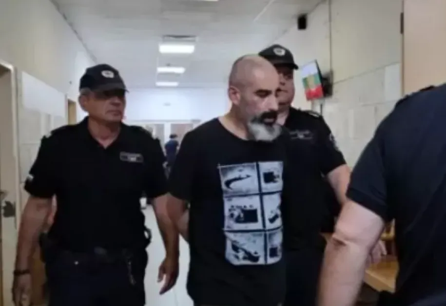 След опитите за самоубийство: Пейо остава в ареста