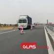 Аварирал камион затруднява движението по "Тракия"