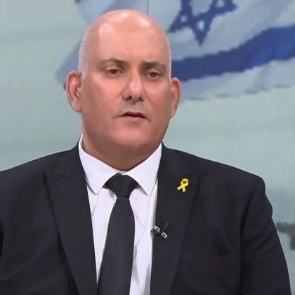 През последните часове иранският режим изстреля стотици балистични ракети всяка