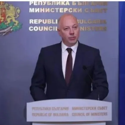 Министър председателят Росен Желязков проведе в петък сутрин телефонен разговор с министъра