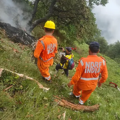 Хеликоптер превозващ индуистки поклонници се разби в Индия Загинаха седем