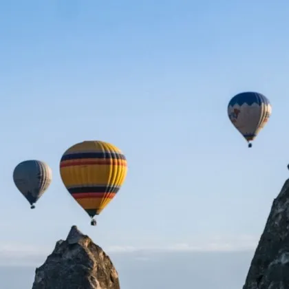 Един човек загина а 19 други бяха ранени след катастрофата