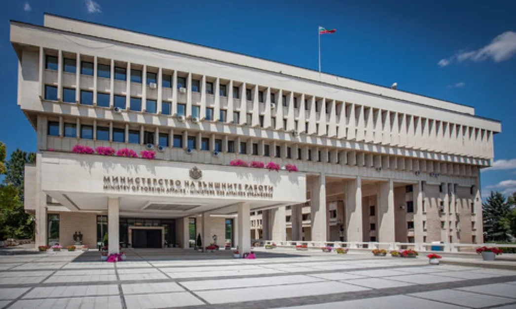 Външно актуализира препоръките си към българите в Иран и Израел