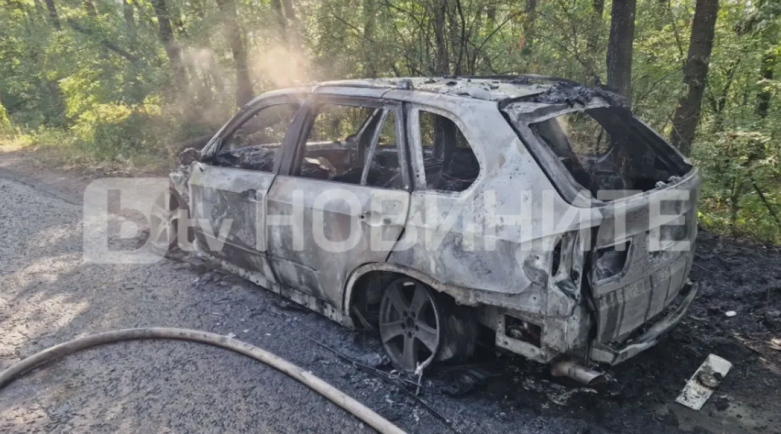 Кола пламна в движение край Враца