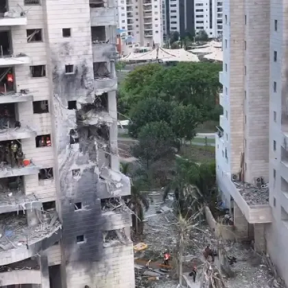 Продължава размяната на удари между Израел и Иран 12 души