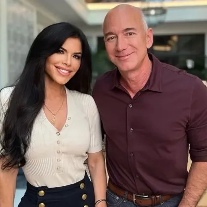 Активисти във Венеция протестират срещу сватбата на основателя на Amazon