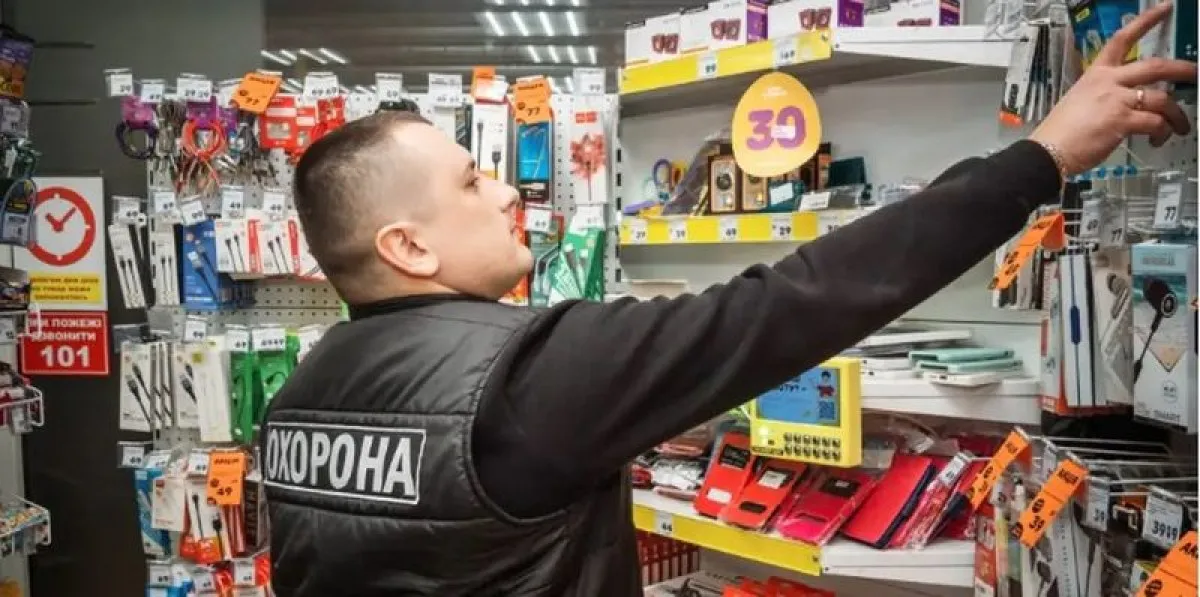 Охранител в Одеса загуби работата си, след като се скара с депутат на руски език ВИДЕО