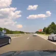 Нагло нарушение: Шофьор изпреварва през аварийната лента ВИДЕО