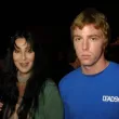 Приеха в болница сина на Шер след свръхдоза