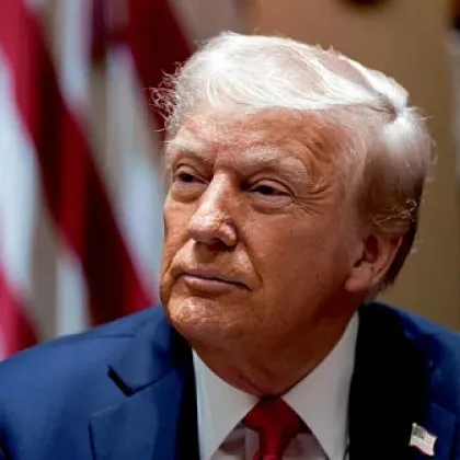 Президентът на САЩ Доналд Тръмп който напуска преждевременно срещата на