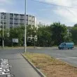 Жена шофьор едва не блъсна майка с малко дете и бебе