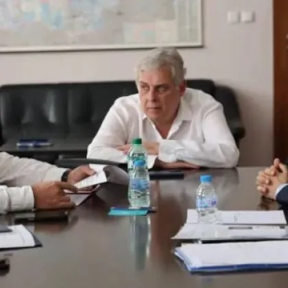 Здравният министър доцент д р Силви Кирилов днес се срещна с