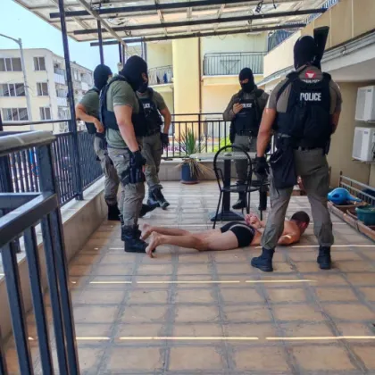 Млад мъж е наръган на плажа в "Слънчев бряг"