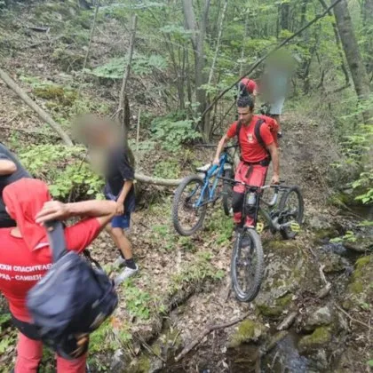 Три 13 годишни момчета изгубили се в планинска местност край Сливен