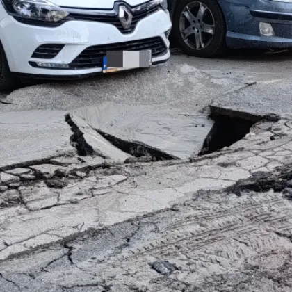 Жители на варненския квартал Левски сигнализираха за сериозно пропадане на