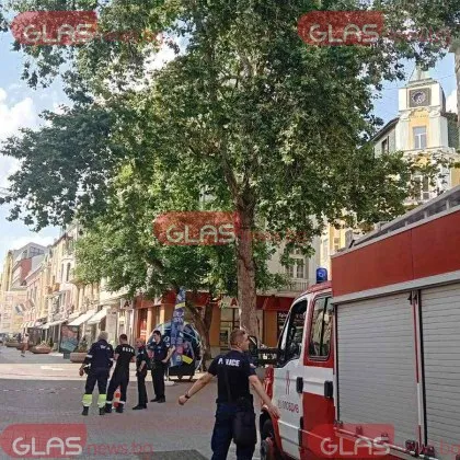 Отцепиха главната улица в Пловдив СНИМКИ