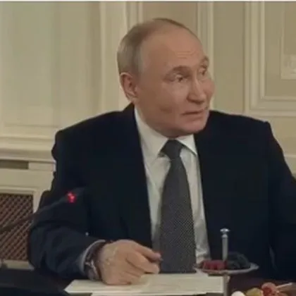 По време на среща с ръководителите на водещи международни информационни