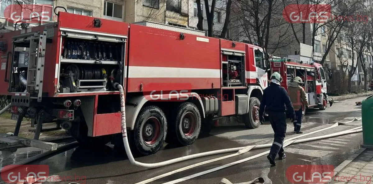 Пожар изпепели автосервиз в Бургас, има щети