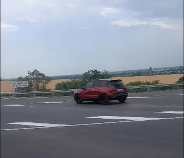 Новото кръгово на Стара Загора: тук логиката спира, но колите не ВИДЕО