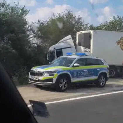 Пътен инцидент е станал тази сутрин в Плевенско Камион е