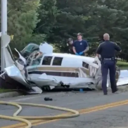 Малък самолет катастрофира близо до регионално летище недалеч от Бостън