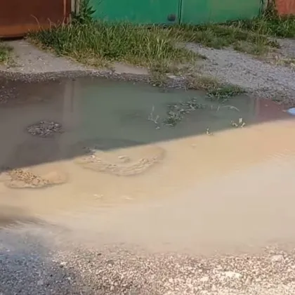 Сериозен теч на вода тревожи жителите на столичния квартал Люлин