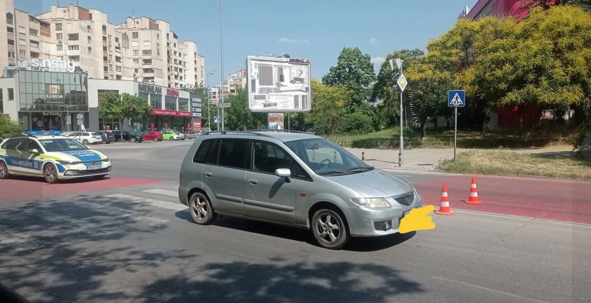 "Случи се най-лошото": Блъснаха пешеходка на "зебра", за която са подадени сигнали СНИМКИ