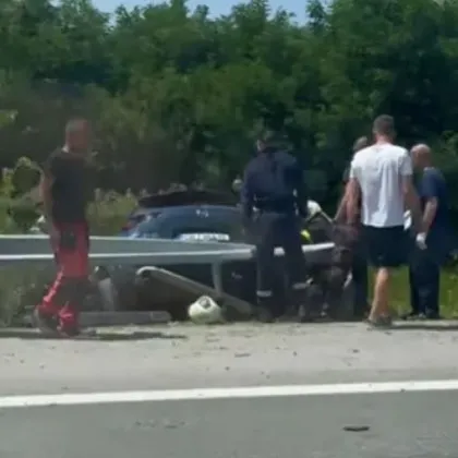 Двама души са пострадали при тежка катастрофа на АМ Струма