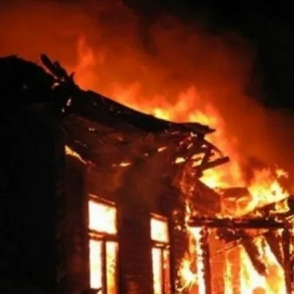 Мълния причини пожар в къща в село Бръщен община Доспат