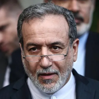 Иранският външен министър Абас Арагчи заяви че днес ще пътува