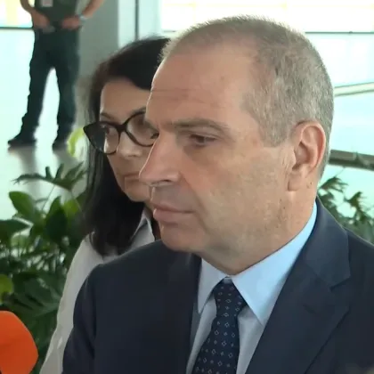 Караджов: Отнемаме лиценза на наземния оператор на столичното летище