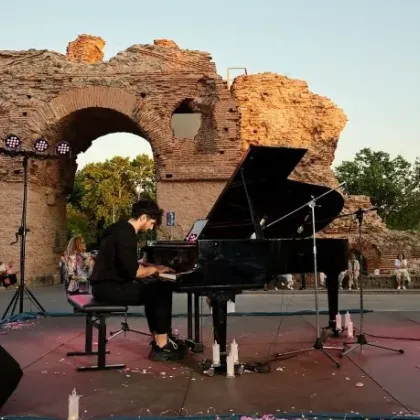 С тържествен концерт на ансамбъл Тракия на 22 юни от