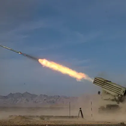 Иран атакува с ракети бази на американската армия в Катар