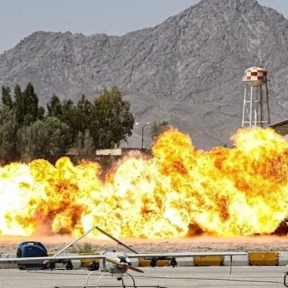 Израелските военни обявиха въздушни удари по ирански военни цели концентрирани