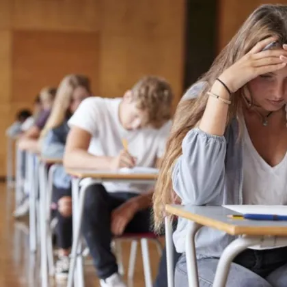 Седмокласниците се явяват на НВО по желание по чужд език