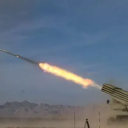 Иран е изстрелял вълна от ракети срещу Израел минути преди