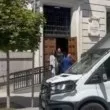 Полицаи изведоха софийски зам.-кмет от "Московска" 33