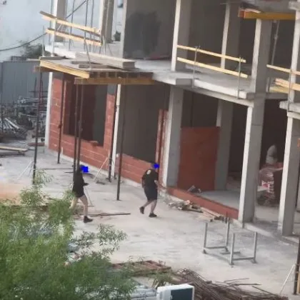 Детска игра притесни гражданин Причината Група малчугани са заснети да тичат