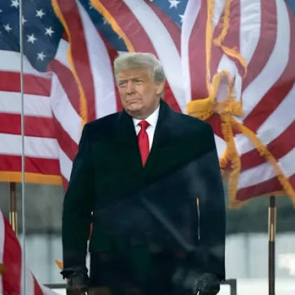 Американският президент Доналд Тръмп пристигна снощи в Хага за срещата