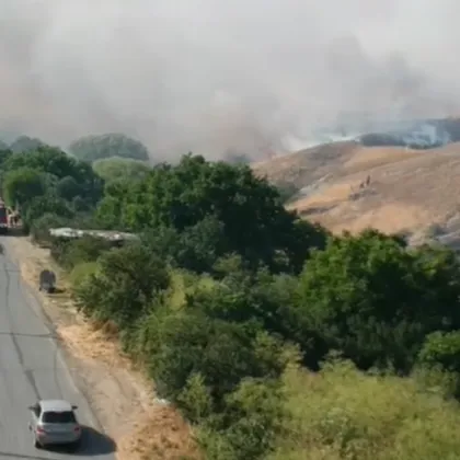 Локализиран е големият пожар край Карнобат който бушува вече осми