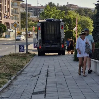 Добро утро от Слънчев бряг Курорт пясък слънце туристи и