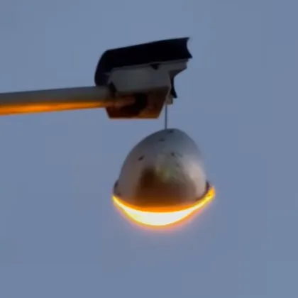 Жители на старозагорския квартал Железник сигнализираха за улична лампа която