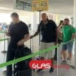 Скандал и напрежение на Летище София: Платилите повече – последни и глобени