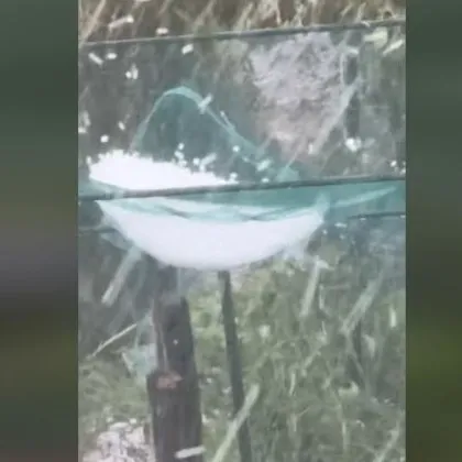 Рано тази вечер градушка удари и част от София Кадри разпространени